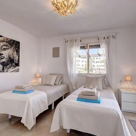 Spacious Penthouse With Spectacular Sea Views! Lägenhet