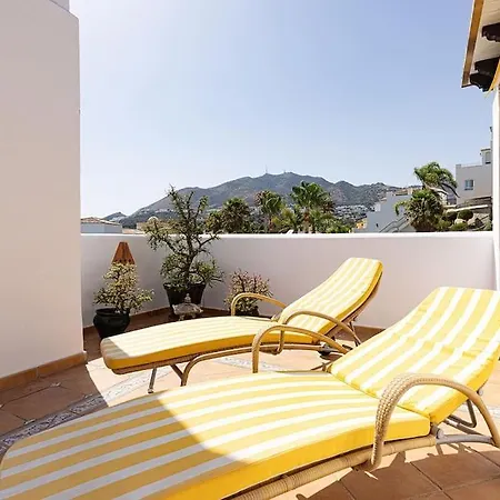 アパート Spacious Penthouse With Spectacular Sea Views! ベナルマデナ