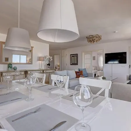 アパート Spacious Penthouse With Spectacular Sea Views! *