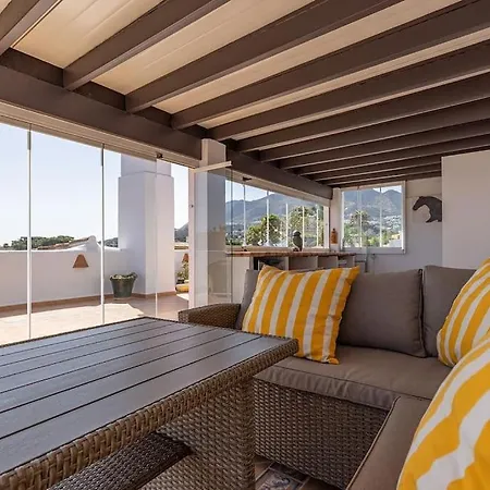 アパート Spacious Penthouse With Spectacular Sea Views! *