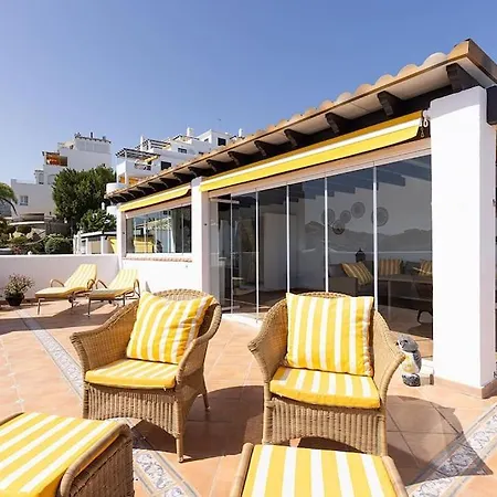 Spacious Penthouse With Spectacular Sea Views! *