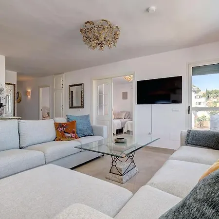 Spacious Penthouse With Spectacular Sea Views! アパート ベナルマデナ
